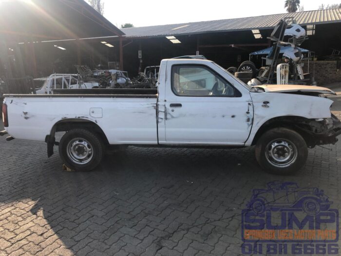 NISSAN , HARDBODY NP 300 2 . 0 LWB P / U S / C , WHITE , 2018 ( 30095 ) - Image 3