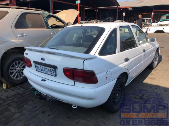 FORD , ESCORT 1 . 8 i Si H / B , WHITE , 1997 ( 30112 ) - Image 2