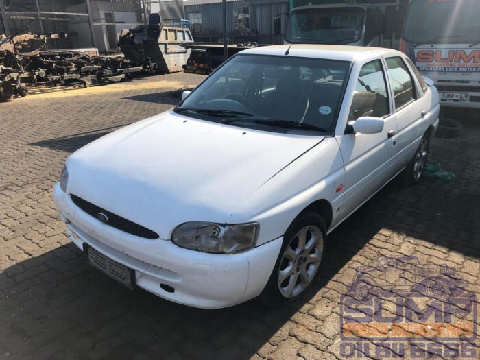 FORD , ESCORT 1 . 8 i Si H / B , WHITE , 1997 ( 30112 ) - Image 5