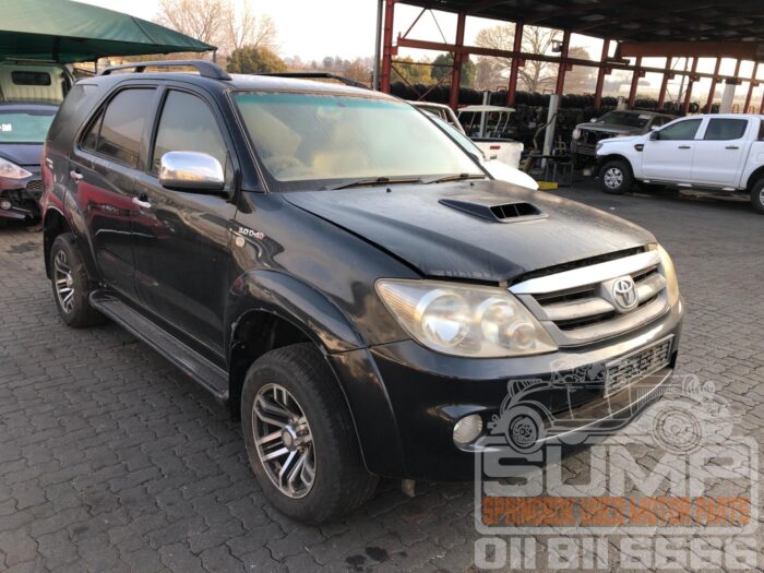 TOYOTA , FORTUNER 3 . 0 D - 4 D RAISED BODY , BLACK , 2007 ( 30622 ) - Image 2