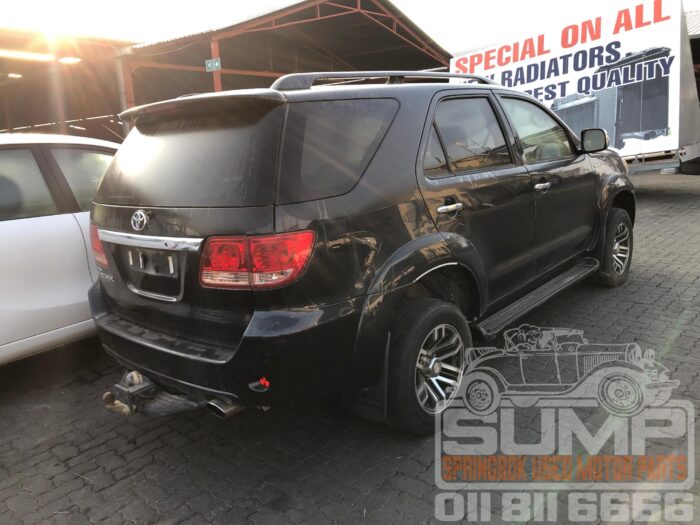 TOYOTA , FORTUNER 3 . 0 D - 4 D RAISED BODY , BLACK , 2007 ( 30622 ) - Image 4
