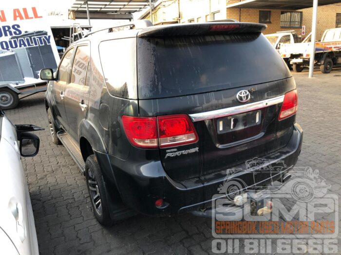 TOYOTA , FORTUNER 3 . 0 D - 4 D RAISED BODY , BLACK , 2007 ( 30622 ) - Image 6