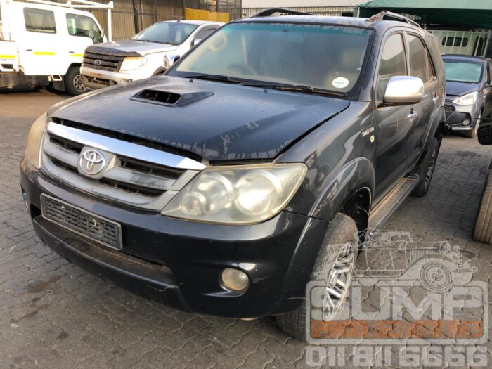 TOYOTA , FORTUNER 3 . 0 D - 4 D RAISED BODY , BLACK , 2007 ( 30622 ) - Image 8