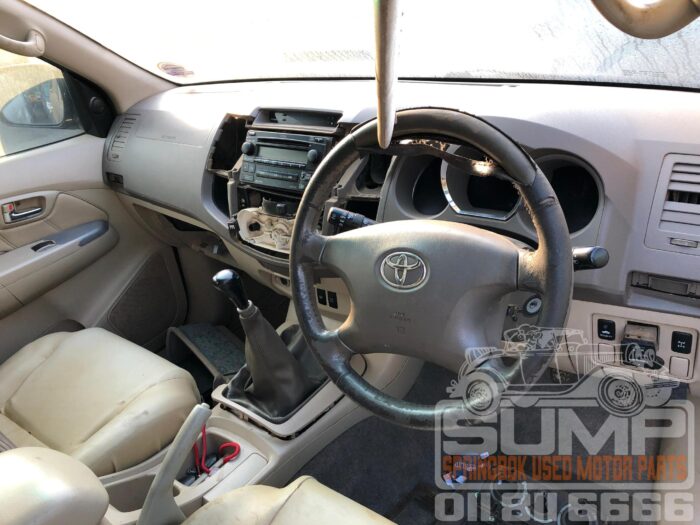 TOYOTA , FORTUNER 3 . 0 D - 4 D RAISED BODY , BLACK , 2007 ( 30622 ) - Image 9