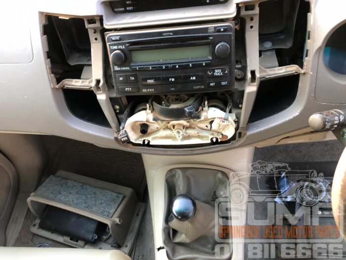 TOYOTA , FORTUNER 3 . 0 D - 4 D RAISED BODY , BLACK , 2007 ( 30622 ) - Image 10