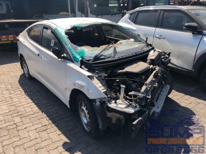 HYUNDAI , ELANTRA 1 . 6 GLS / PREMIUM , WHITE , 2013 ( 30130 ) - Image 2