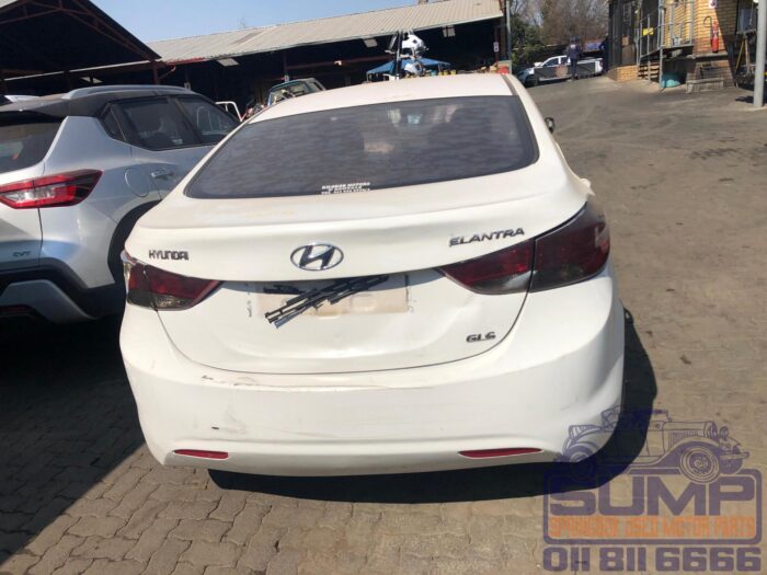HYUNDAI , ELANTRA 1 . 6 GLS / PREMIUM , WHITE , 2013 ( 30130 ) - Image 5