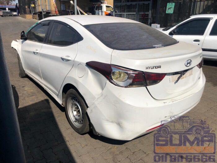 HYUNDAI , ELANTRA 1 . 6 GLS / PREMIUM , WHITE , 2013 ( 30130 ) - Image 6