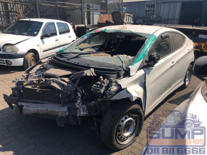 HYUNDAI , ELANTRA 1 . 6 GLS / PREMIUM , WHITE , 2013 ( 30130 ) - Image 8