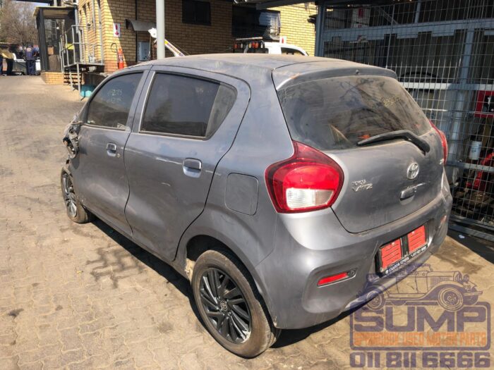 TOYOTA , VITZ 1 . 0 XR AMT , GRAY , 2023 ( 30124 ) - Image 6