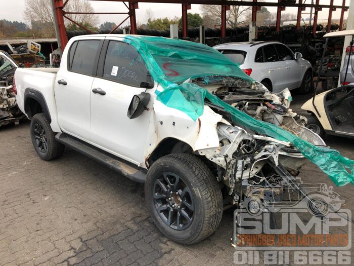 TOYOTA , HILUX 2 . 8 GD - 6 RB LEGEND A / T D / C , WHITE , 2023 ( 30689 ) - Image 2