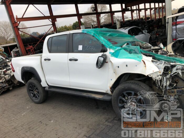 TOYOTA , HILUX 2 . 8 GD - 6 RB LEGEND A / T D / C , WHITE , 2023 ( 30689 ) - Image 3
