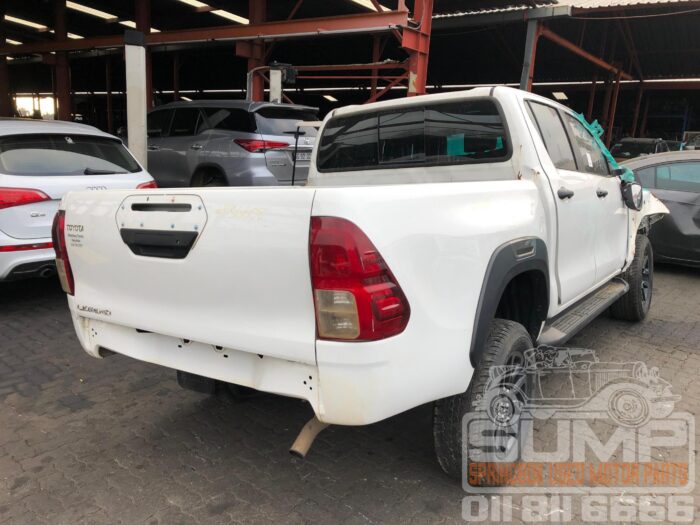 TOYOTA , HILUX 2 . 8 GD - 6 RB LEGEND A / T D / C , WHITE , 2023 ( 30689 ) - Image 4