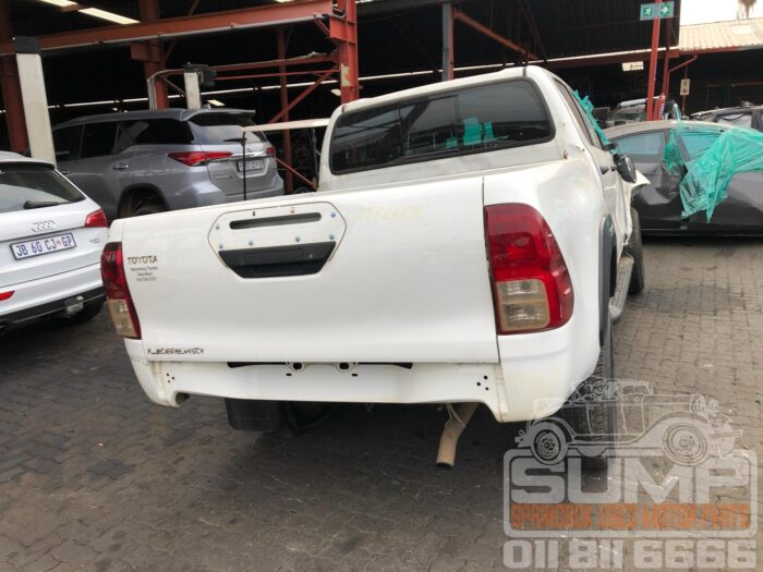 TOYOTA , HILUX 2 . 8 GD - 6 RB LEGEND A / T D / C , WHITE , 2023 ( 30689 ) - Image 5