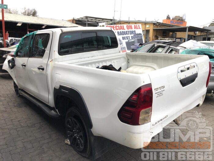 TOYOTA , HILUX 2 . 8 GD - 6 RB LEGEND A / T D / C , WHITE , 2023 ( 30689 ) - Image 6