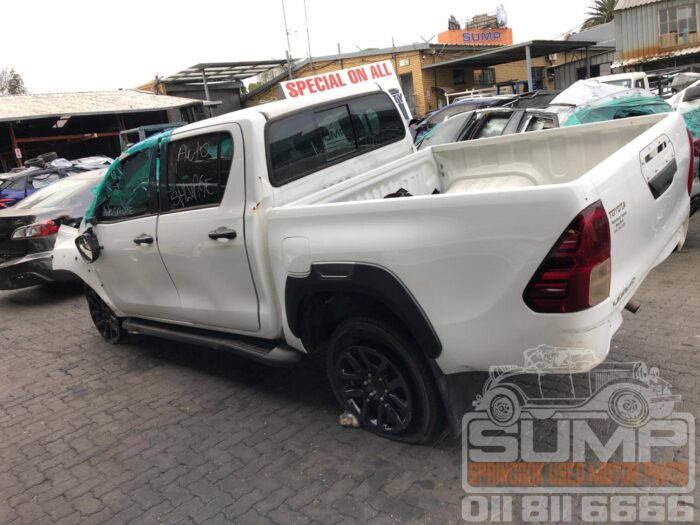 TOYOTA , HILUX 2 . 8 GD - 6 RB LEGEND A / T D / C , WHITE , 2023 ( 30689 ) - Image 7