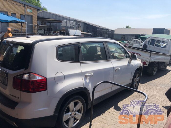 CHEVROLET , ORLANDO 1 . 8 LS , WHITE , 2012 ( 29642 ) - Image 3