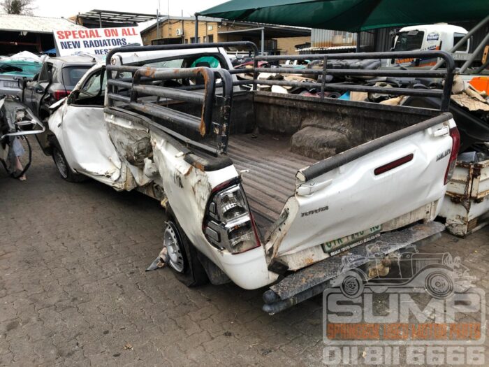 TOYOTA , HILUX 2 . 4 GD S A / C P / U S / C , WHITE , 2021 ( 30684 ) - Image 6