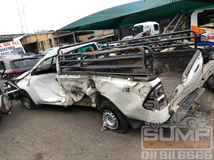 TOYOTA , HILUX 2 . 4 GD S A / C P / U S / C , WHITE , 2021 ( 30684 ) - Image 7