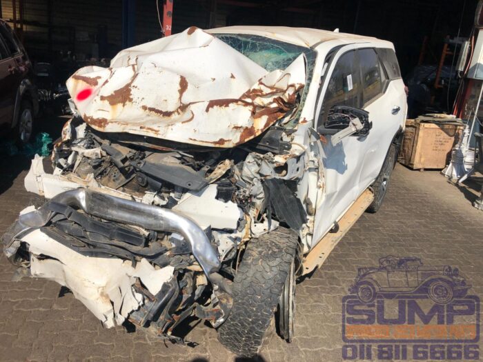 TOYOTA , FORTUNER 2 . 8 GD - 6 R / B A / T , WHITE , 2016 ( 30139 ) - Image 8