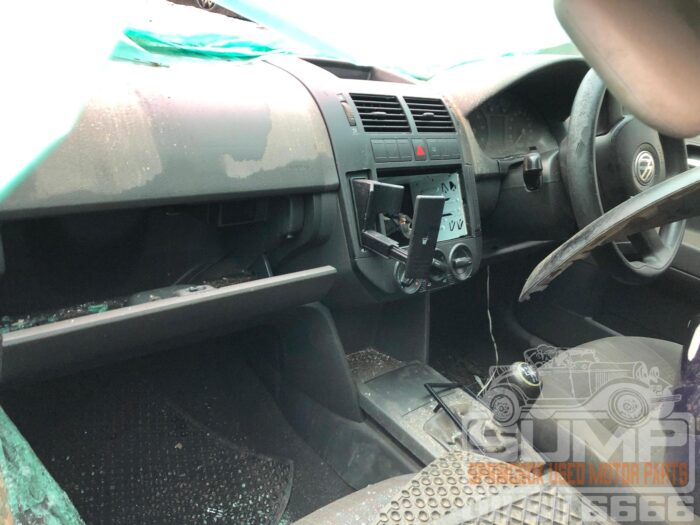 VOLKSWAGEN , POLO 1 . 4 TRENDLINE , BLUE , 2005 ( 30673 ) - Image 9