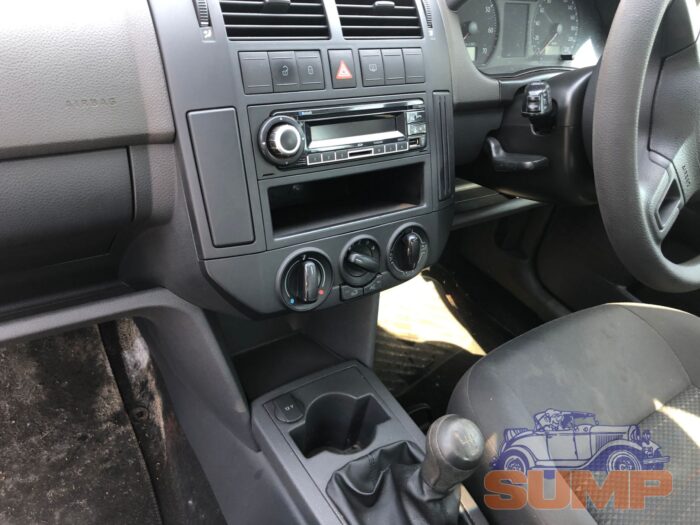 VOLKSWAGEN , POLO VIVO GP 1 . 4 CONCEPTLINE 5 DR , WHITE , 2015 ( 29624 ) - Image 5