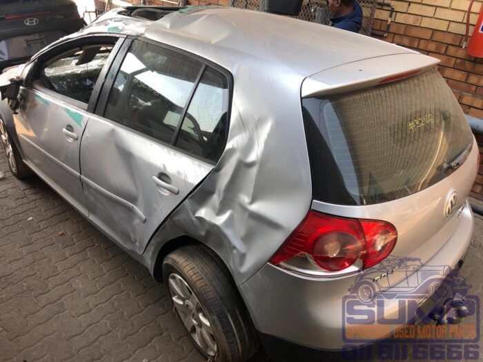 VOLKSWAGEN , GOLF 5 2 . 0 FSI SPORTLINE , SILVER , 2004 ( 30134 ) - Image 6