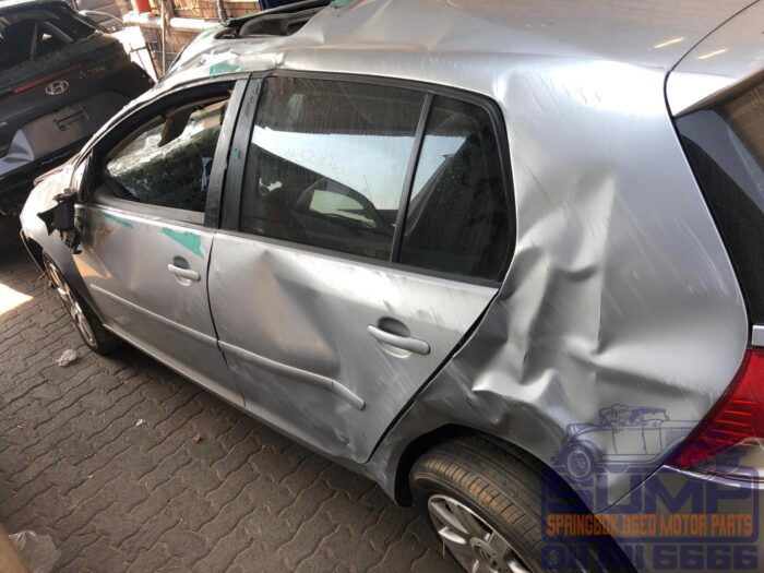 VOLKSWAGEN , GOLF 5 2 . 0 FSI SPORTLINE , SILVER , 2004 ( 30134 ) - Image 7
