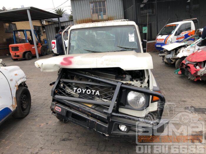 TOYOTA , LANDCRUISER 79 2 . 8 GD - 6 S / C A / T , WHITE , 2023 ( 30678 )