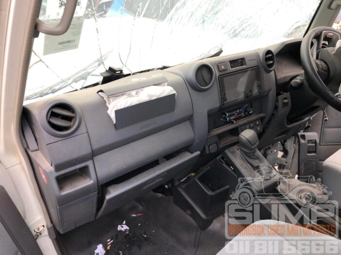 TOYOTA , LANDCRUISER 79 2 . 8 GD - 6 S / C A / T , WHITE , 2023 ( 30678 ) - Image 9