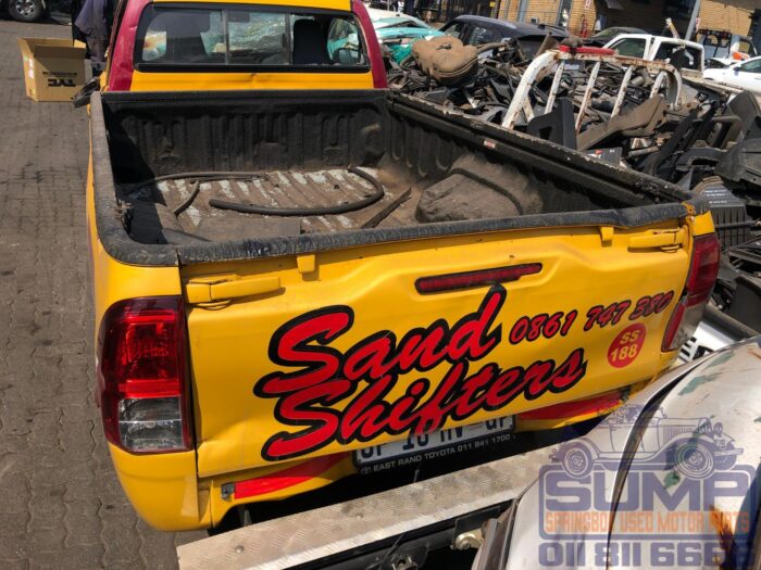 TOYOTA , HILUX 2 . 4 GD S / C , WHITE / YELLLOW / RED WRAP , 2019 ( 30142 ) - Image 5