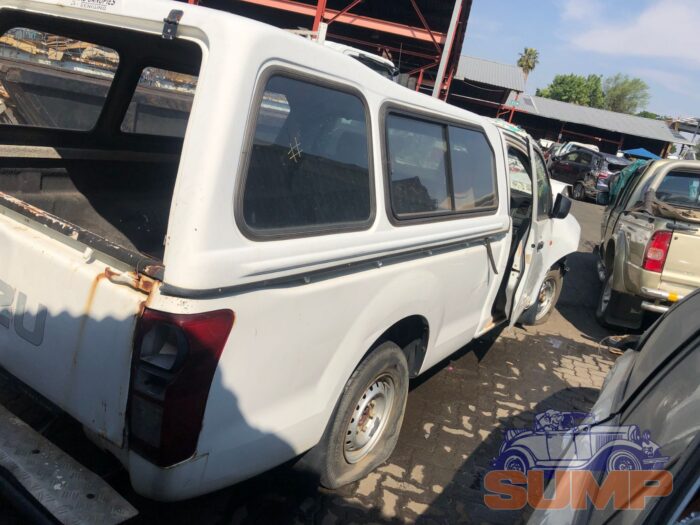 ISUZU , KB 250 D - TEQ LE E / CAB , WHITE , 2018 ( 29636 ) - Image 3