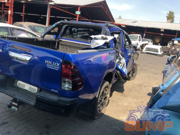 TOYOTA , HILUX 2 . 8 GD - 6 RAIDER 4 X 4 D / C , BLUE , 2019 ( 29607 ) - Image 3