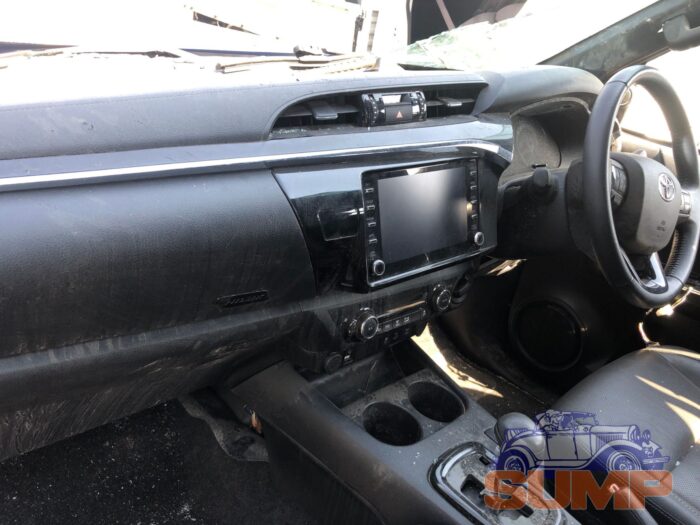 TOYOTA , HILUX 2 . 8 GD - 6 RAIDER 4 X 4 D / C , BLUE , 2019 ( 29607 ) - Image 5