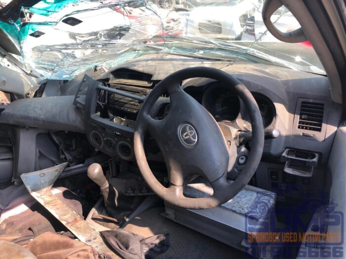 TOYOTA , HILUX 2 , 5 D - 4 D SRX R / B S / C , WHITE , 2009 ( 30141 ) - Image 8