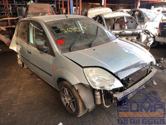 FORD , FIESTA 1 . 6 I AMBIENTE 5 DR , BLUE , 2004 ( 30136 ) - Image 2
