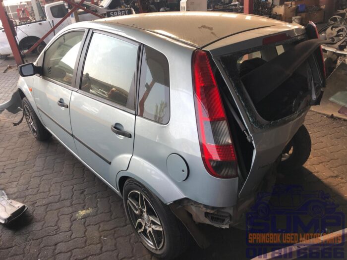 FORD , FIESTA 1 . 6 I AMBIENTE 5 DR , BLUE , 2004 ( 30136 ) - Image 6