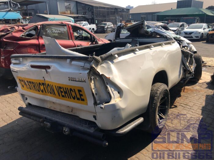 TOYOTA , HILUX 2 . 4 GD A / C P / U S / C , WHITE , 2016 ( 30140 ) - Image 4