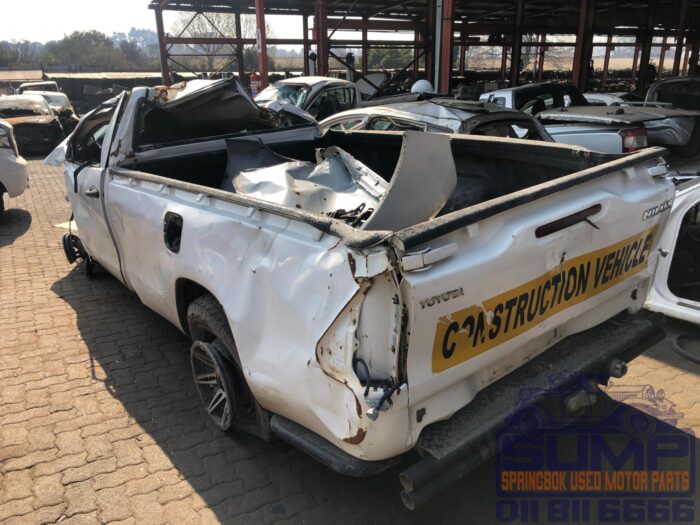 TOYOTA , HILUX 2 . 4 GD A / C P / U S / C , WHITE , 2016 ( 30140 ) - Image 6