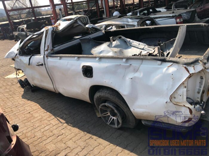 TOYOTA , HILUX 2 . 4 GD A / C P / U S / C , WHITE , 2016 ( 30140 ) - Image 7