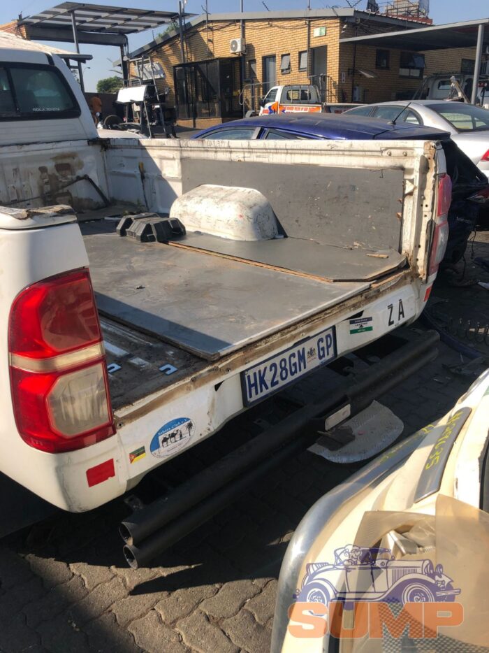 TOYOTA , HILUX D - 4 D SRX 4 X 4 S / C , WHITE , 2013 ( 29637 ) - Image 3