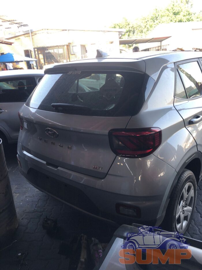 HYUNDAI , VENUE 1 , 0 TGDI MOTION , WHITE , 2021 ( 29608 ) - Image 3
