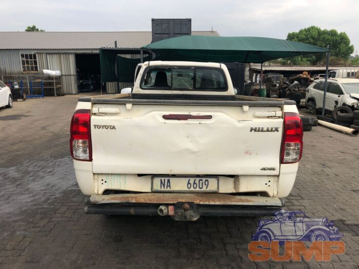TOYOTA , HILUX 2 . 4 GD - 6 SRX 4 X 4 S / C , WHITE , 2017 ( 29655 ) - Image 5