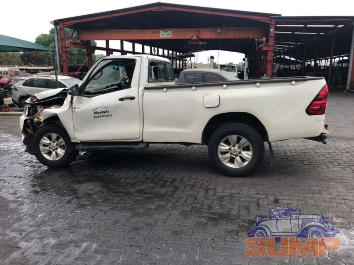 TOYOTA , HILUX 2 . 4 GD - 6 SRX 4 X 4 S / C , WHITE , 2017 ( 29655 ) - Image 7