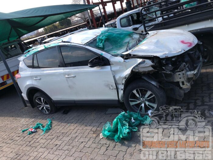 TOYOTA , RAV 4 2 . 0 GX , WHITE , 2016 ( 30716 ) - Image 3