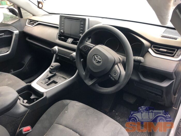 TOYOTA , RAV 4 2 . 0 GX A / T , WHITE , 2019 ( 29645 ) - Image 9