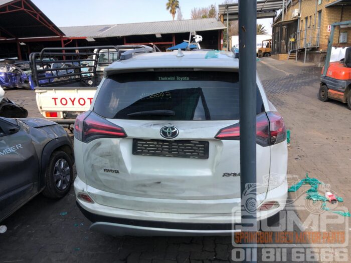 TOYOTA , RAV 4 2 . 0 GX , WHITE , 2016 ( 30716 ) - Image 5