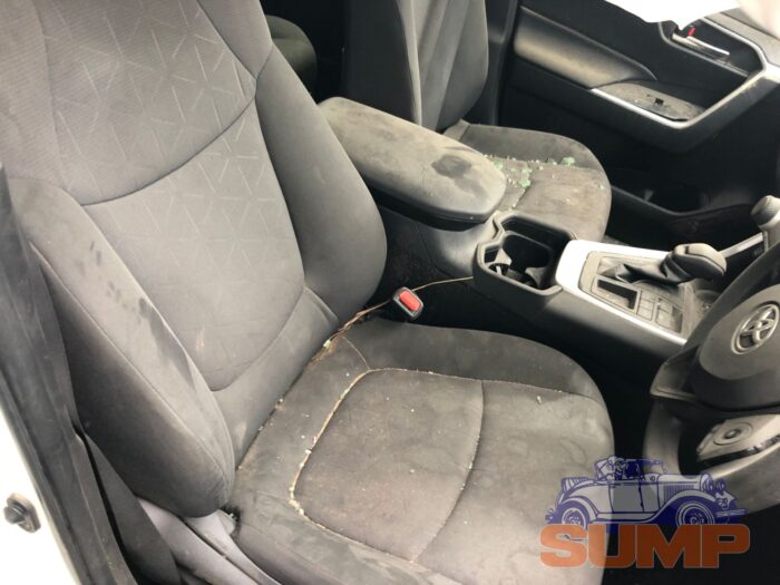 TOYOTA , RAV 4 2 . 0 GX A / T , WHITE , 2019 ( 29645 ) - Image 10