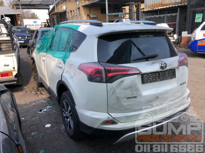 TOYOTA , RAV 4 2 . 0 GX , WHITE , 2016 ( 30716 ) - Image 6