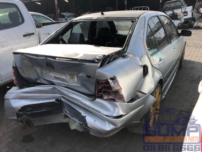 VOLKSWAGEN , JETTA 4 1 . 8 T EXECUTIVE , SILVER , 2003 ( 30115 ) - Image 4
